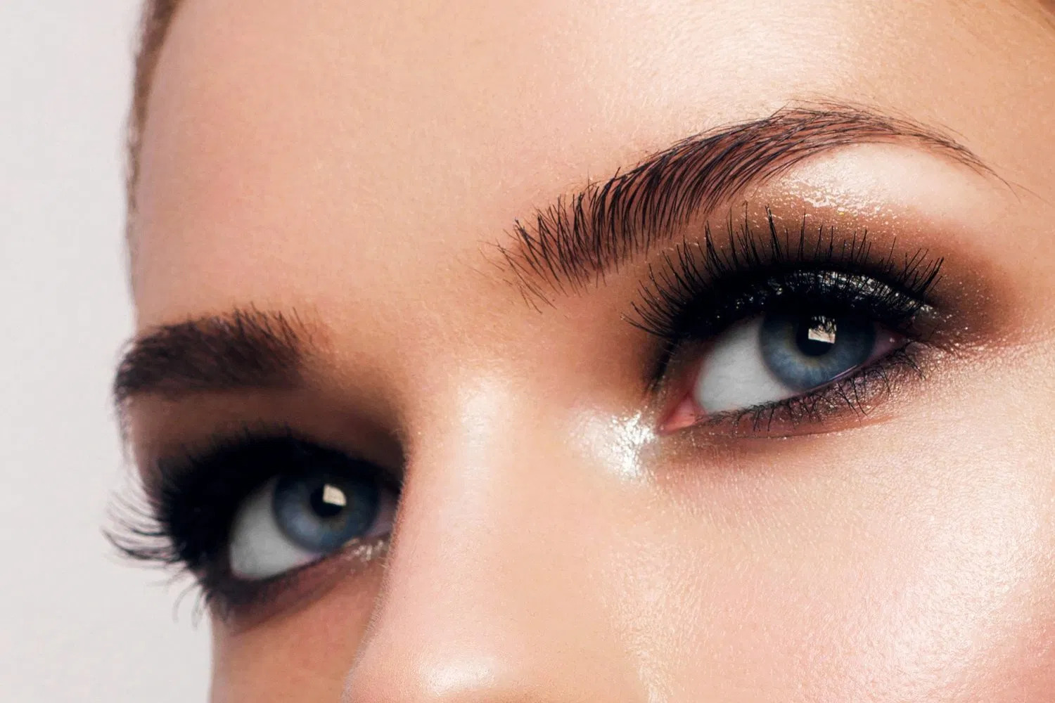 The most necessary tools and accessories for an eyebrow artist